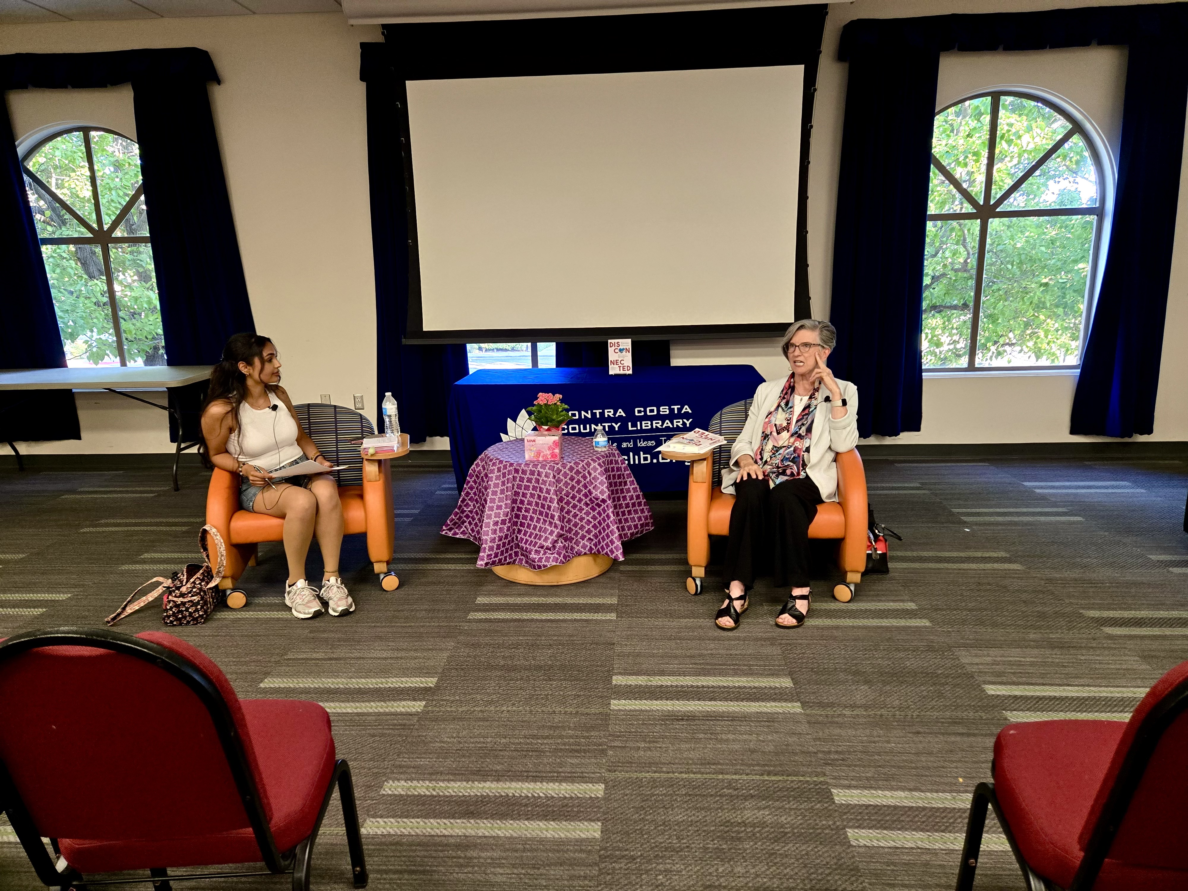 Eleanor Vincent answering questions from readers at the author discussion